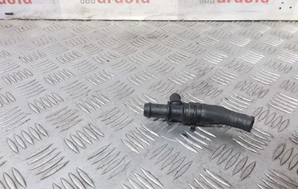 Volkswagen Touareg I Engine coolant pipe/hose
