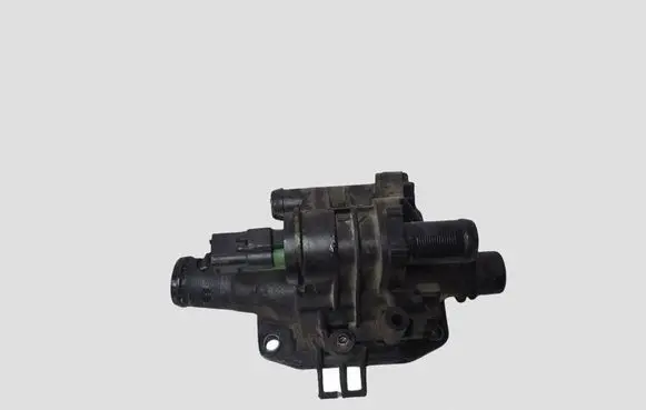 Volvo V50 Thermostat/thermostat housing 9647767180