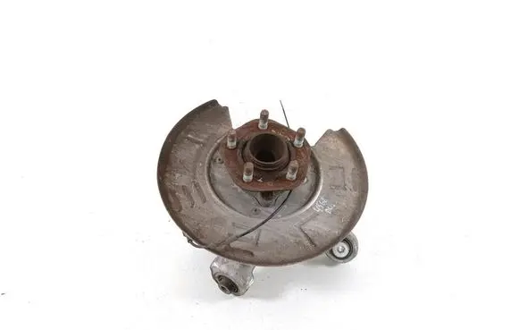 Rear wheel hub