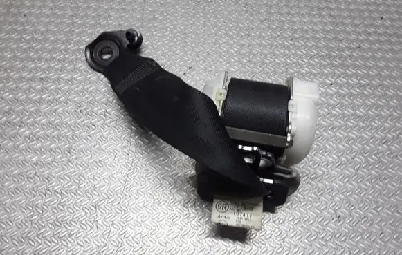 Toyota Yaris Rear seatbelt 7P1610