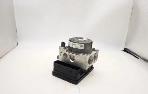 Ford Fusion II ABS Pump DG9C2C405AG