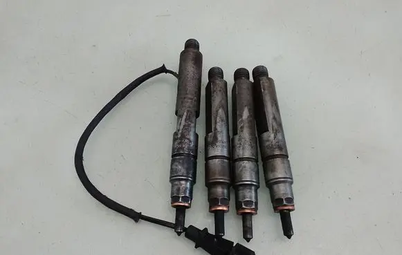 Renault Megane I Fuel injectors set 0432193611 0432193610