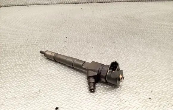 Opel Astra J Fuel injector 0445110327