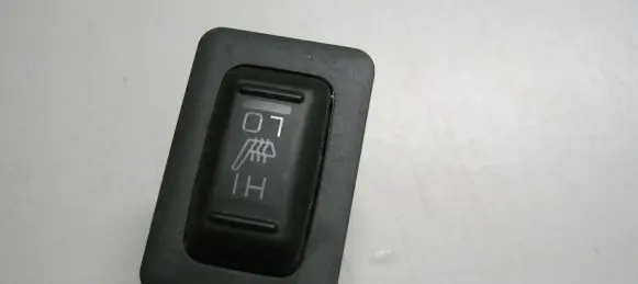 Mitsubishi L200 Seat heating switch 8610A076