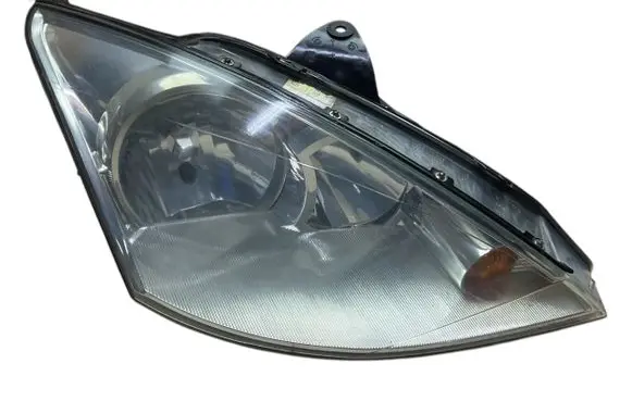 Ford Focus Headlight/headlamp 2M5113W029BE