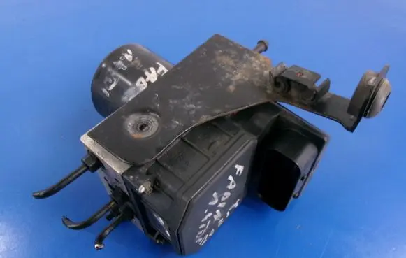 Skoda Fabia Mk1 (6Y) ABS Pump 6Q0614417E