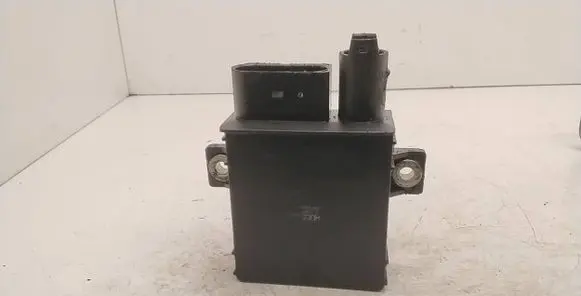 BMW 7 E65 E66 Glow plug pre-heat relay 132197