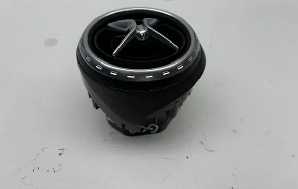 Mercedes-Benz GLA W156 Dash center air vent grill Y09339