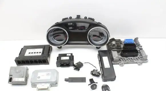 Opel Insignia B Engine ECU kit and lock set 55505569 39158326