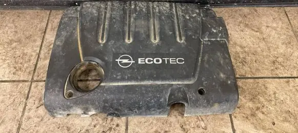 Opel Zafira B Engine cover (trim) 315829598 81092
