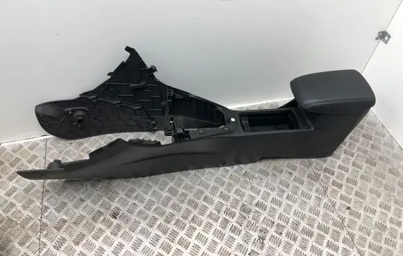 Ford Focus Center console