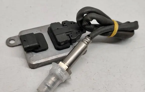 Mercedes-Benz C W205 Lambda probe sensor A0009051512 SNS621A 0009051512