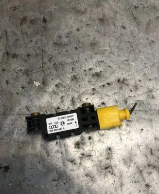 Audi A4 S4 B7 8E 8H Airbag deployment crash/impact sensor 8E0959643A