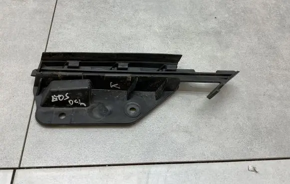 Volkswagen Eos Front bumper mounting bracket 1Q0807049A