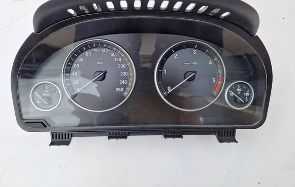 BMW 5 F10 F11 Speedometer (instrument cluster) 9227614