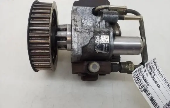 Toyota Avensis T250 Fuel injection high pressure pump 221000G010