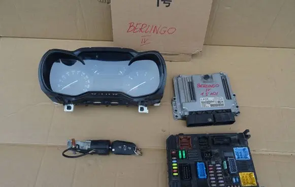 Citroen Berlingo Engine control unit/module 9832694380 9818703480 0281035365
