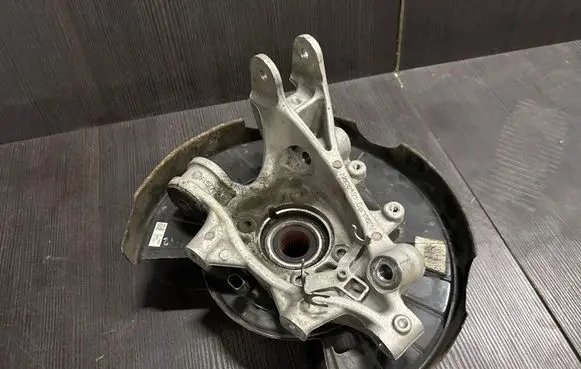 Porsche Cayenne (92A) Rear wheel hub spindle/knuckle 7P0505435 7P0505435A