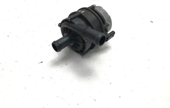 Volvo XC40 Electric auxiliary coolant/water pump 32135207 P32135207