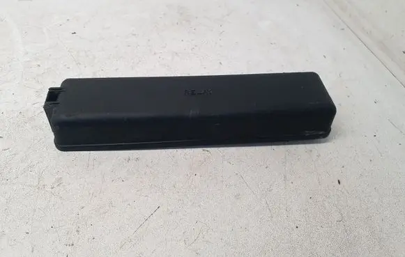 Toyota Prius (XW20) Fuse box cover 8615XA1
