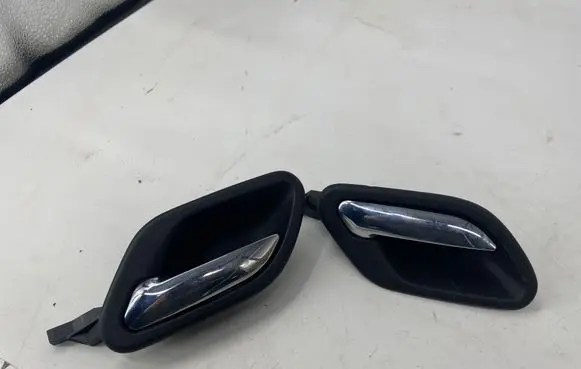 BMW 5 E39 Rear door interior handle 8226050 8226049