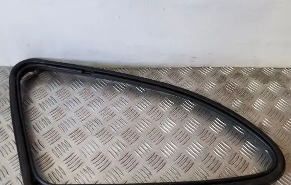 Mercedes-Benz R W251 Rear side glass trim A2516702539