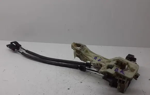 Hyundai ix 55 Front door lock A045035