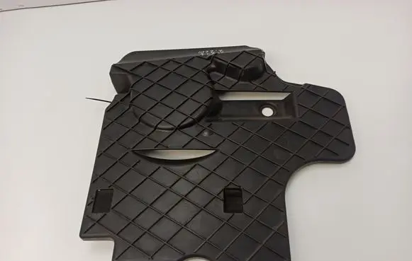 Mercedes-Benz E W212 Timing belt guard (cover) A6510101867