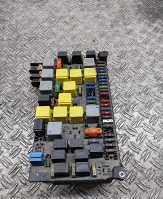Mercedes-Benz ML W163 Fuse module