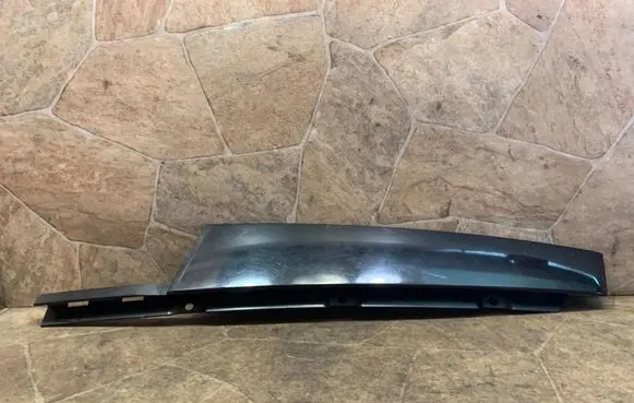 Audi A8 S8 D4 4H Front door glass trim molding 4H0837902
