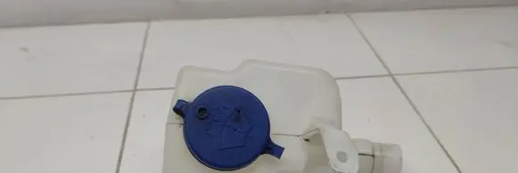 Brake fluid reservoir