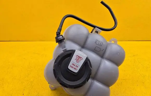 Audi RS6 C8 Coolant expansion tank/reservoir 4M0121405AG 4M0121403G