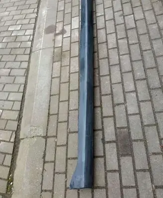 Chrysler Town & Country V Sill