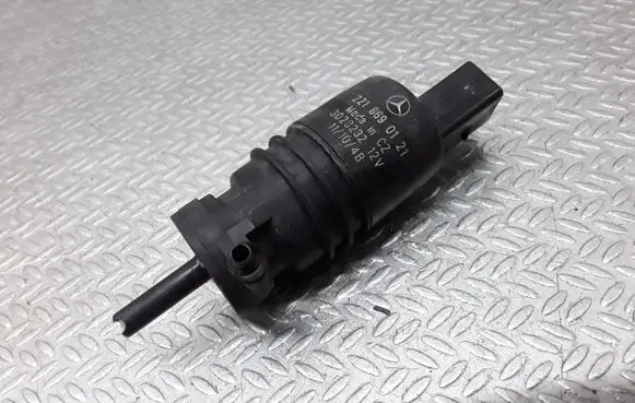 Mercedes-Benz C W204 Windscreen/windshield washer pump 2218690121