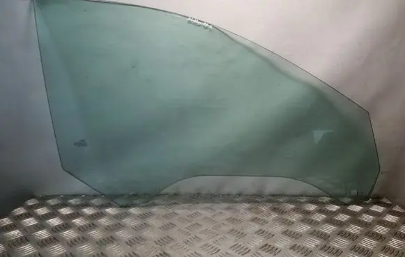 Audi A6 S6 C5 4B Front door window glass four-door 