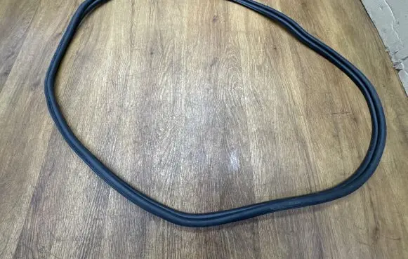 BMW 2 F22 F23 Trunk rubber seal (body) 7304538