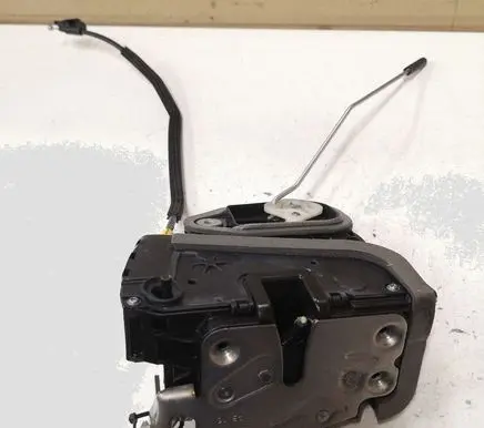 Opel Astra K Rear door lock 915C303907218S