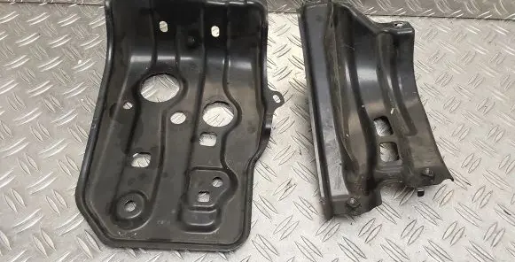 Toyota RAV 4 (XA30) Battery tray 