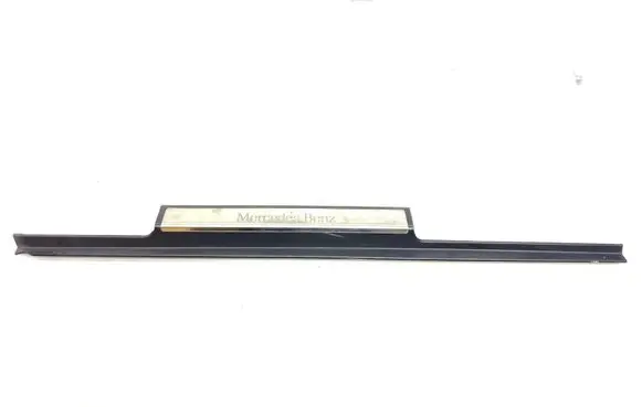 Front sill trim cover