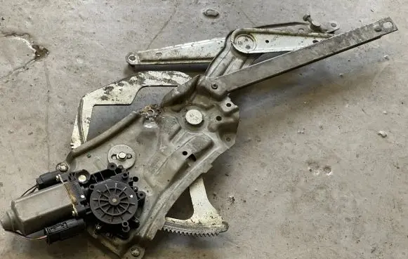 BMW Z3 E36 Front door electric window regulator 83977069 5133