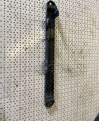 Toyota Hilux (AN10, AN20, AN30) Radiator mount bracket