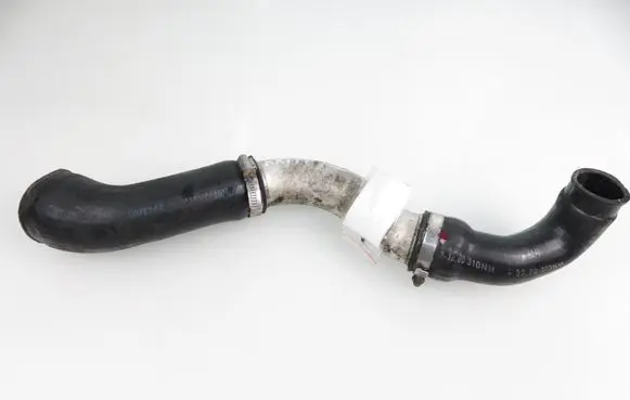 BMW 5 E39 Intercooler hose/pipe 7785249