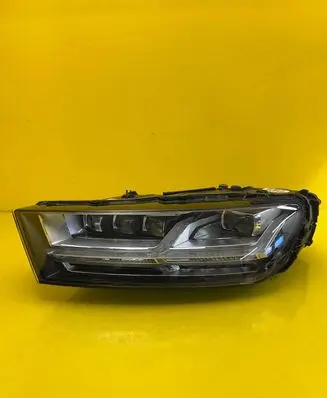 Audi Q7 4M Headlight/headlamp 4M0941035