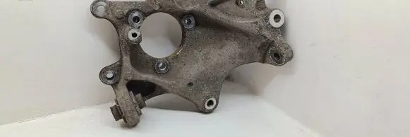 Opel Insignia A Front wheel hub spindle knuckle