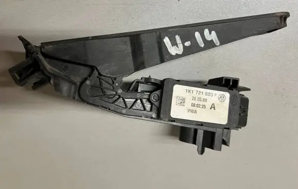 Volkswagen PASSAT B6 Accelerator throttle pedal 1K1721503P