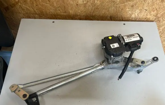 Volvo XC60 Front wiper linkage and motor W227203