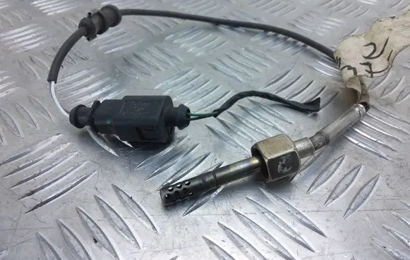Audi A3 S3 8P Exhaust gas temperature sensor 06F906088