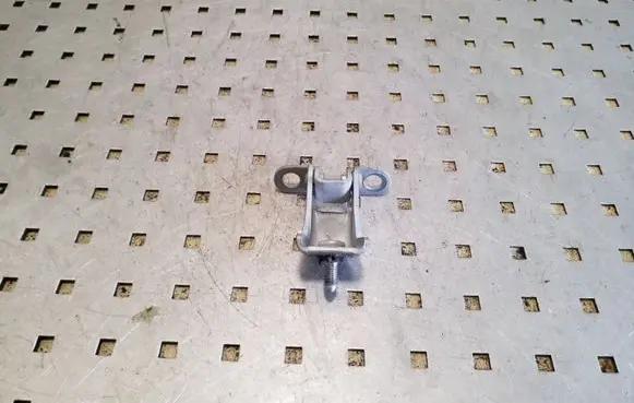 Peugeot 208 Tailgate/trunk/boot hinge