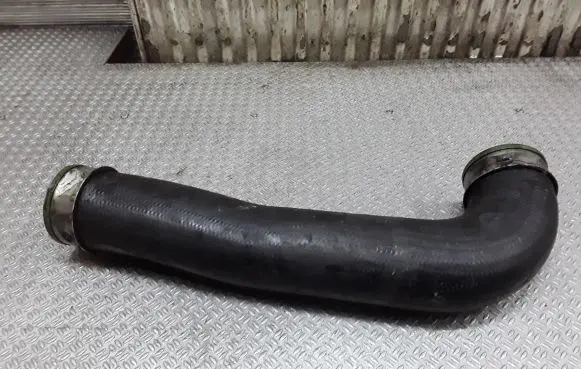 Volkswagen Touran I Intercooler hose/pipe