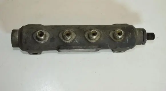 Audi A8 S8 D2 4D Fuel main line pipe 057130089A